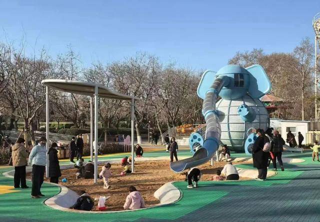 人民公园的大象滑梯回来了开元棋牌免费开放！郑州(图1)